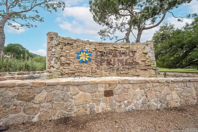 $3,000 | 20 Tapatio Drive East, Unit 203, Boerne, TX 78006