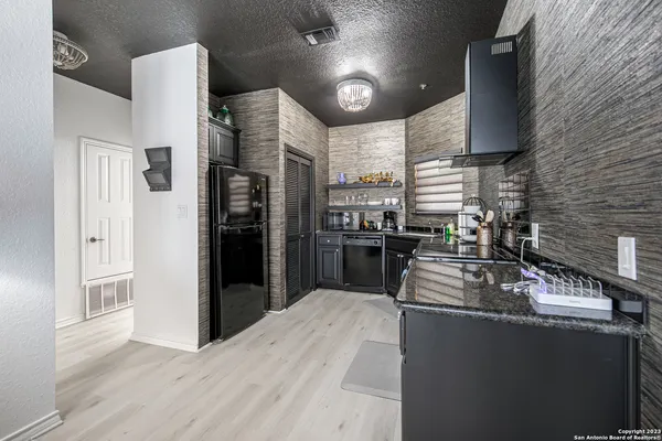 $3,000 | 20 Tapatio Drive East, Unit 203, Boerne, TX 78006