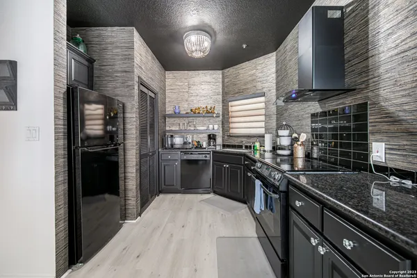 $3,000 | 20 Tapatio Drive East, Unit 203, Boerne, TX 78006