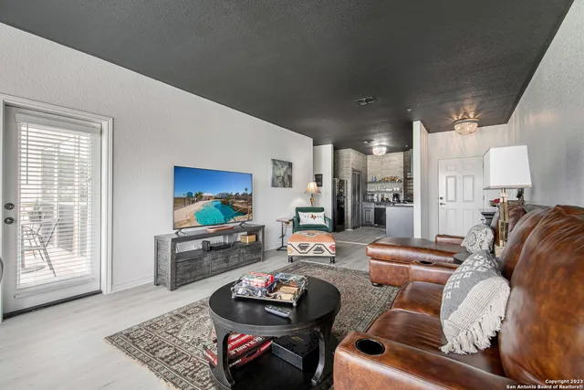 $3,000 | 20 Tapatio Drive East, Unit 203, Boerne, TX 78006