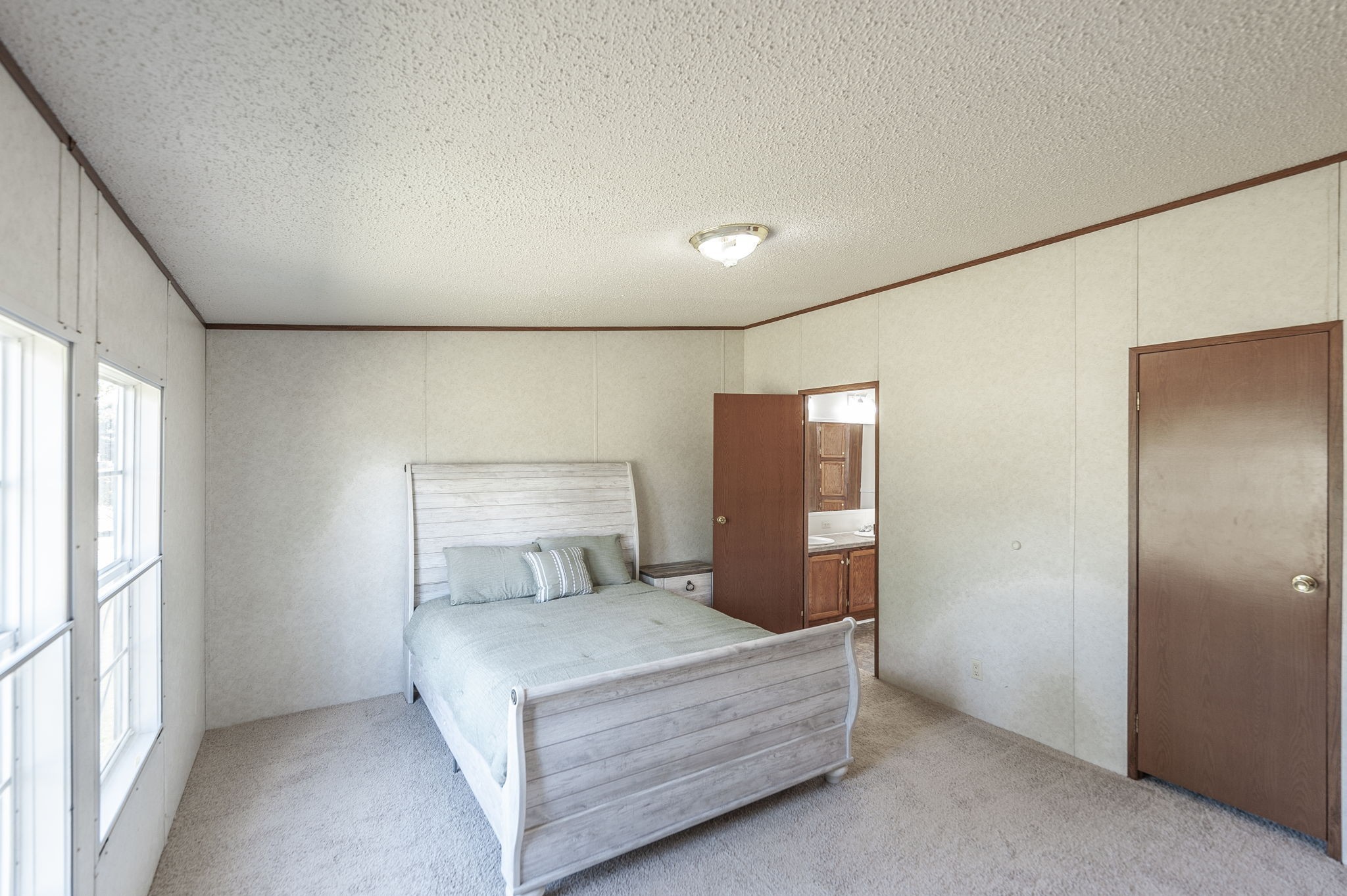 136 East Biggs Road Portland, TN 37148 - Photo 24 of 47 a room with a bed and window