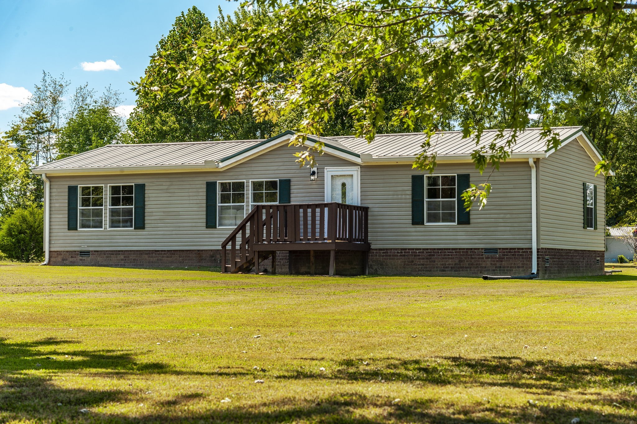 136 East Biggs Road Portland, TN 37148 - Photo 3 of 47 a view of a house with a swimming pool