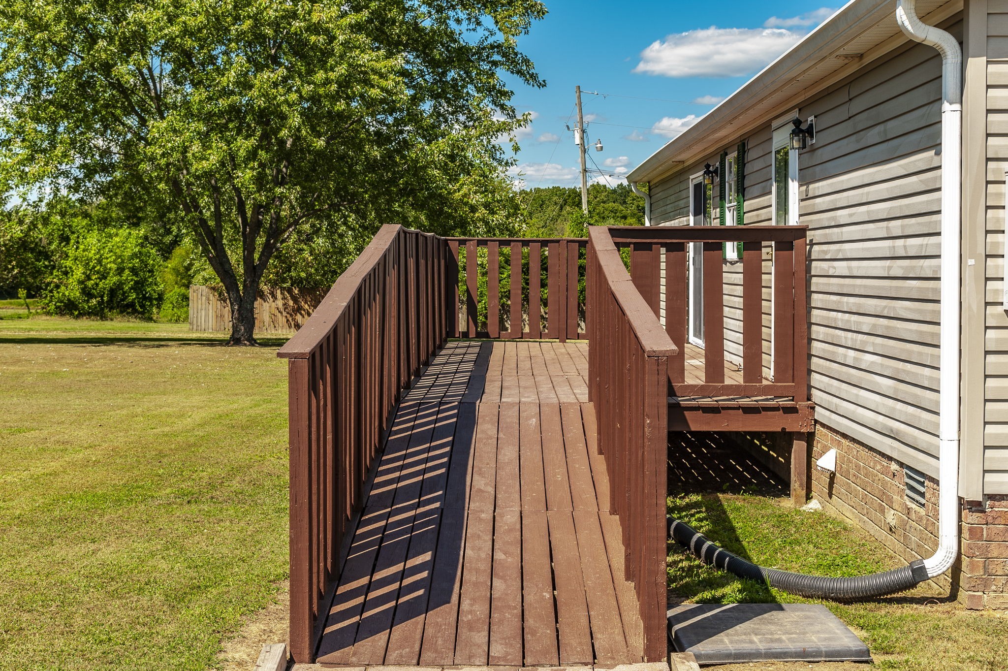 136 East Biggs Road Portland, TN 37148 - Photo 40 of 47 a view of outdoor space and deck