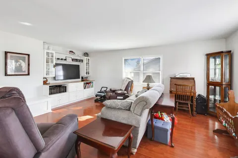 $260,000 | 401 East Lincoln Street, Sycamore, IL 60178