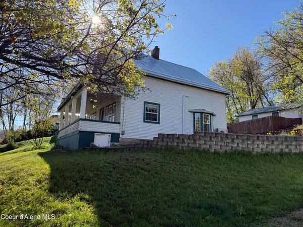 $399,000 | 1027 Jefferson Avenue, St. Maries, ID 83861
