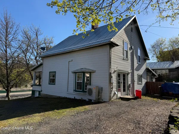 $399,000 | 1027 Jefferson Avenue, St. Maries, ID 83861
