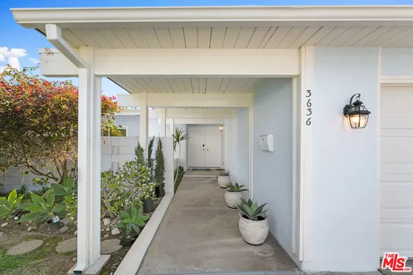 a view of a entryway