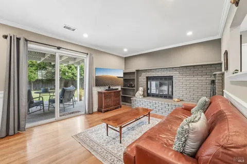 $689,000 | 1295 Marian Way, Petaluma, CA 94954