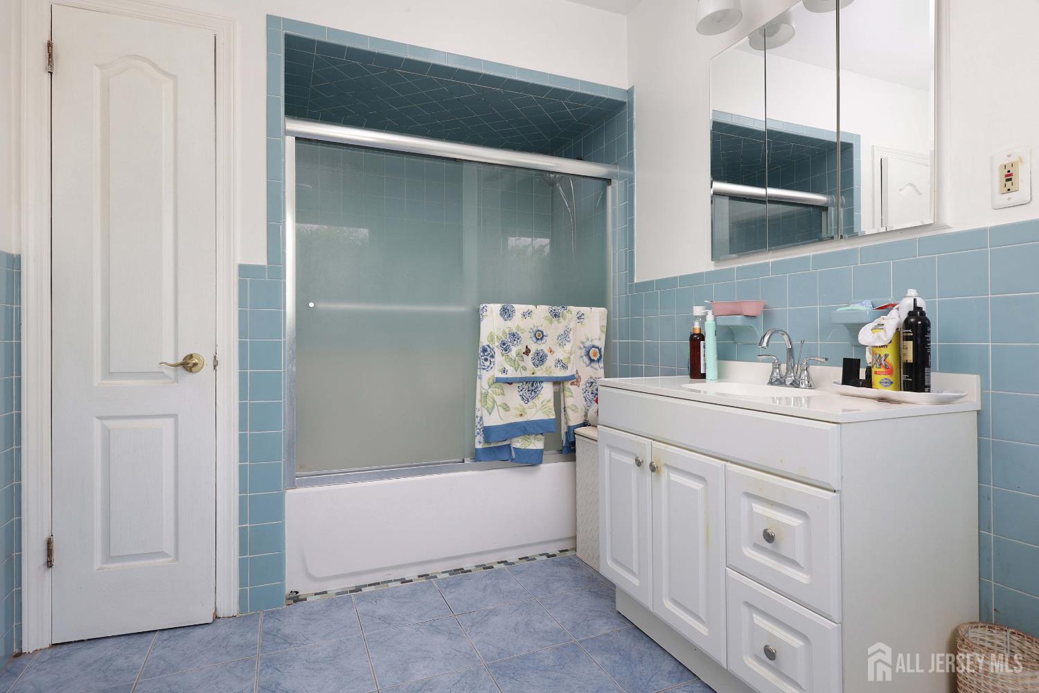 676 Johnstone Street Perth Amboy, NJ 08861 - Photo 12 of 22