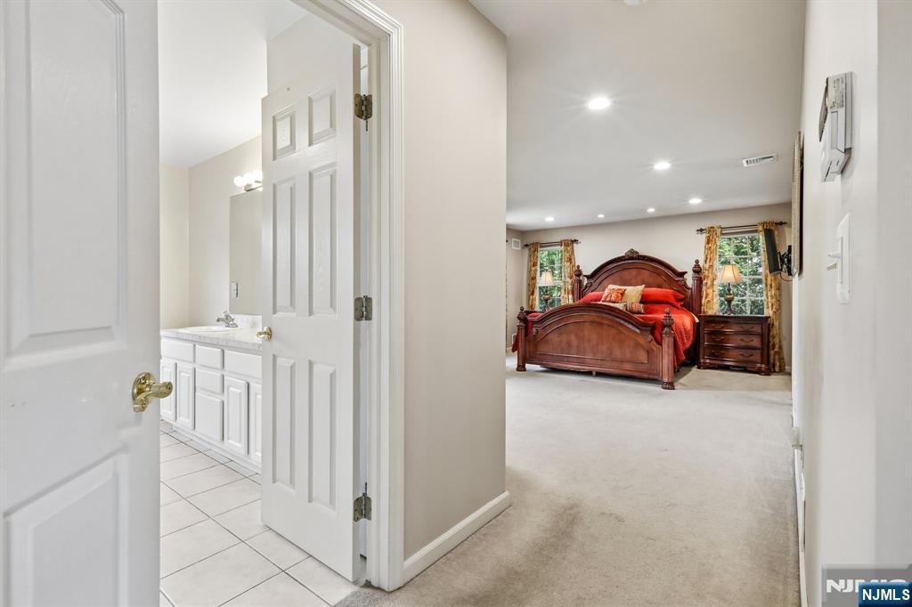 55 Sand Road Fairfield, NJ 07004 - Photo 15 of 30