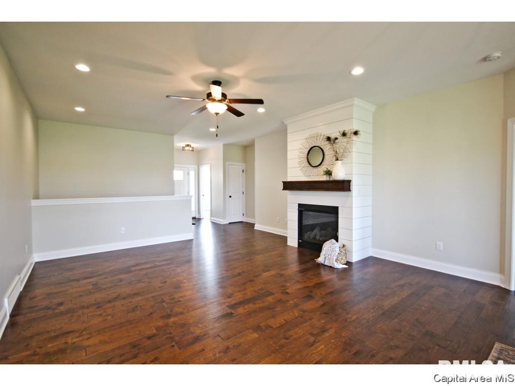 4643 Thompson Road Springfield, IL 62711 - Photo 2 of 31