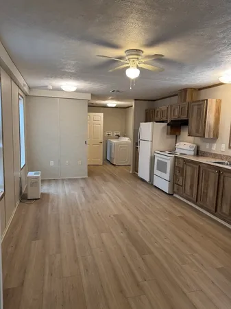 $1,025 | 3621-4 County Road 161, Unit L, Alvin, TX 77511