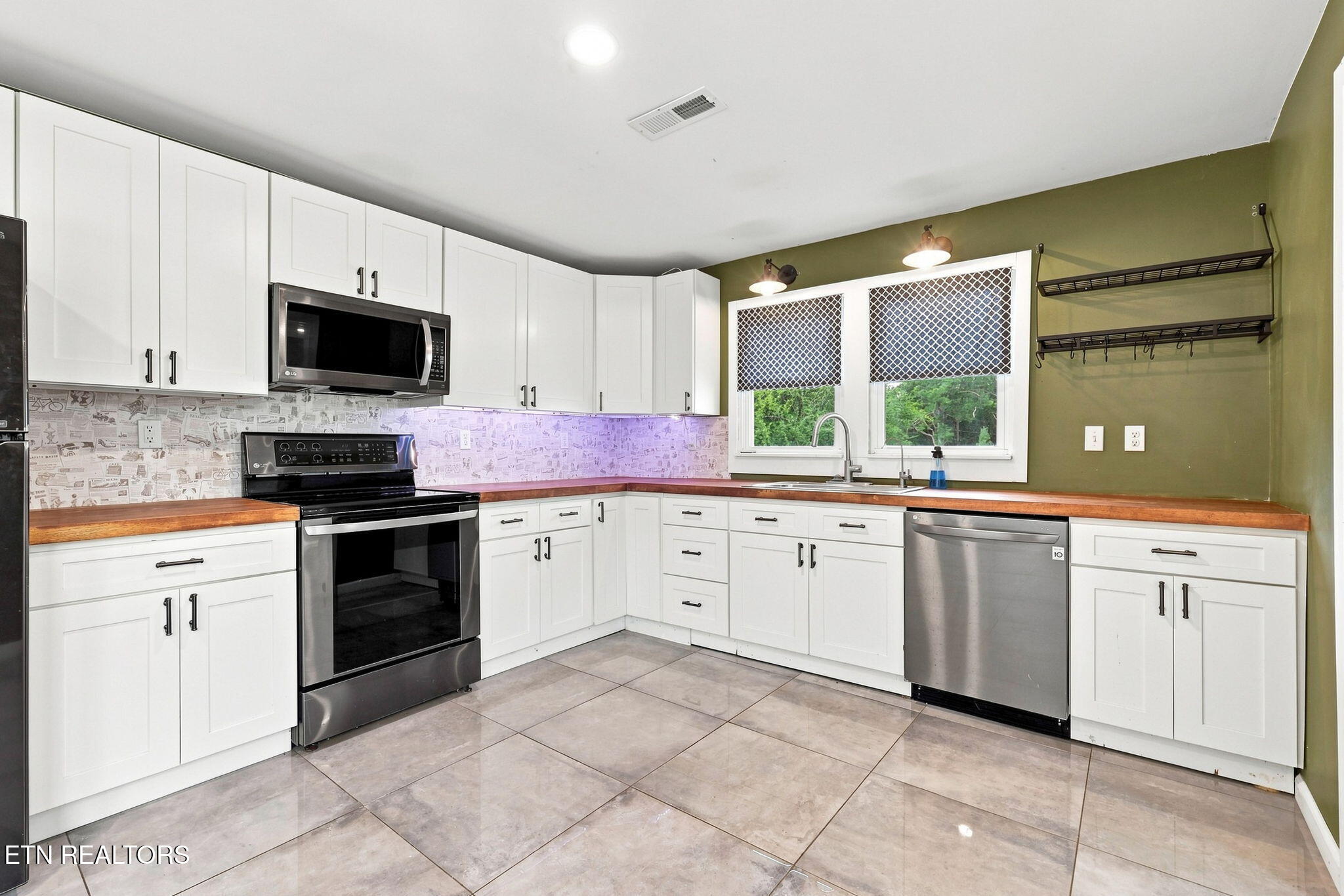 708 New Midway Road Kingston, TN 37763 - Photo 20 of 47 Kitchen