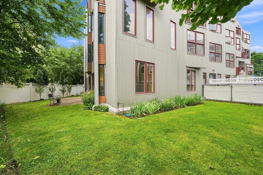 24 Bay State Road, Unit 4 Cambridge, MA 02138 - Photo 28 of 36 Gallery Image 28