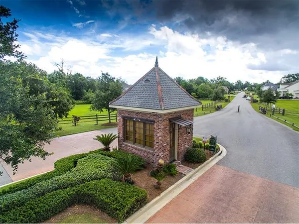 $160,000 | 305 Cypress Crossing Drive, Belle Chasse, LA 70037