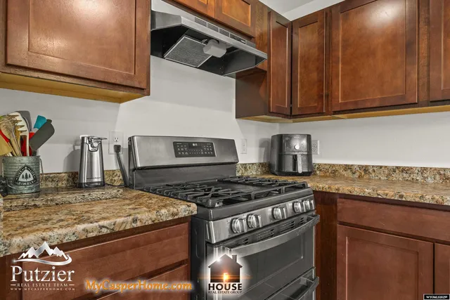 $300,000 | 2120 Mariposa Boulevard, Casper, WY 82604