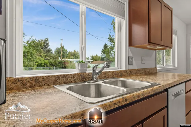 $300,000 | 2120 Mariposa Boulevard, Casper, WY 82604