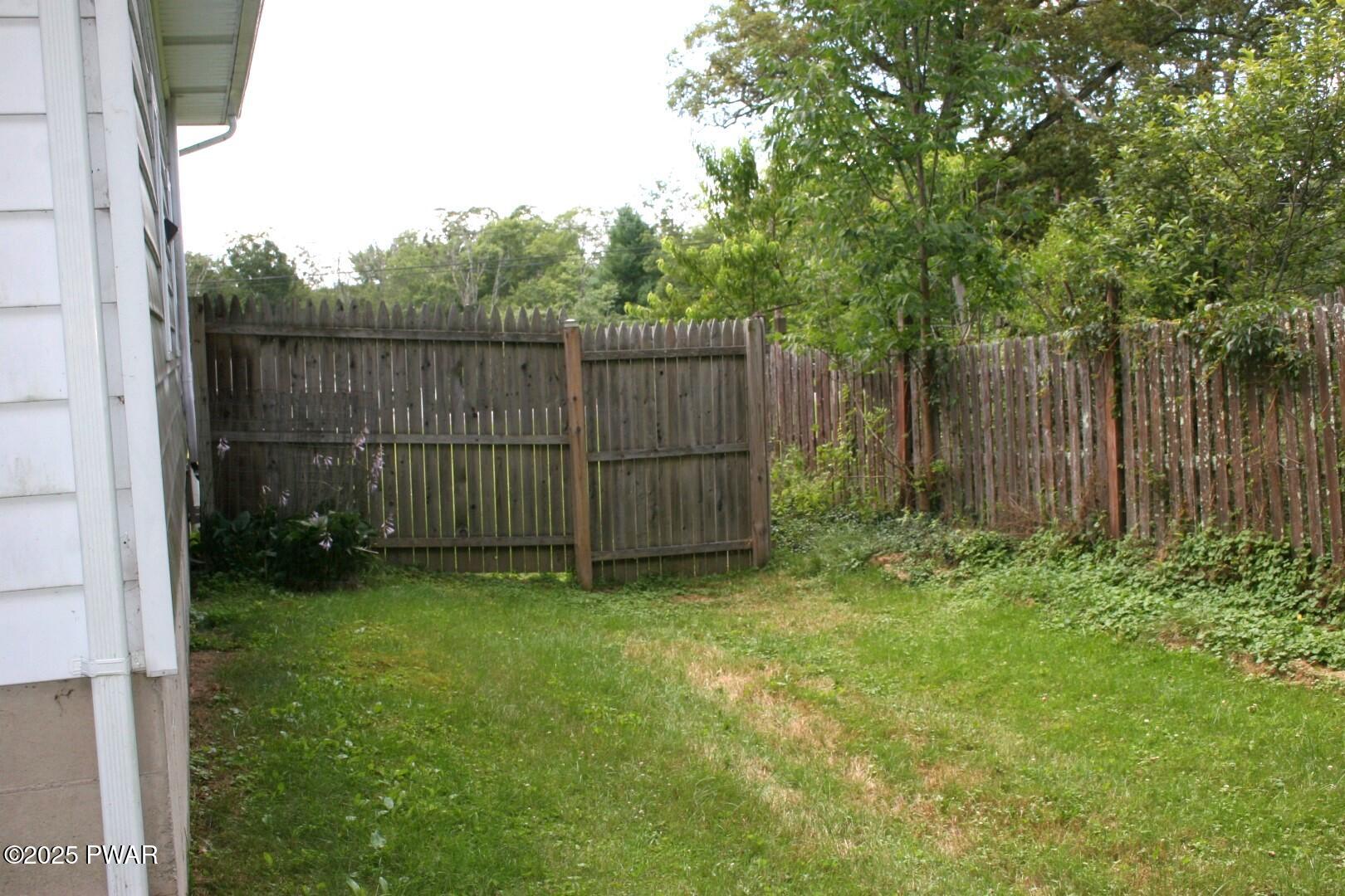 468 Rowland Road Greeley, PA 18425 - Photo 31 of 38 12 Fenced in yard