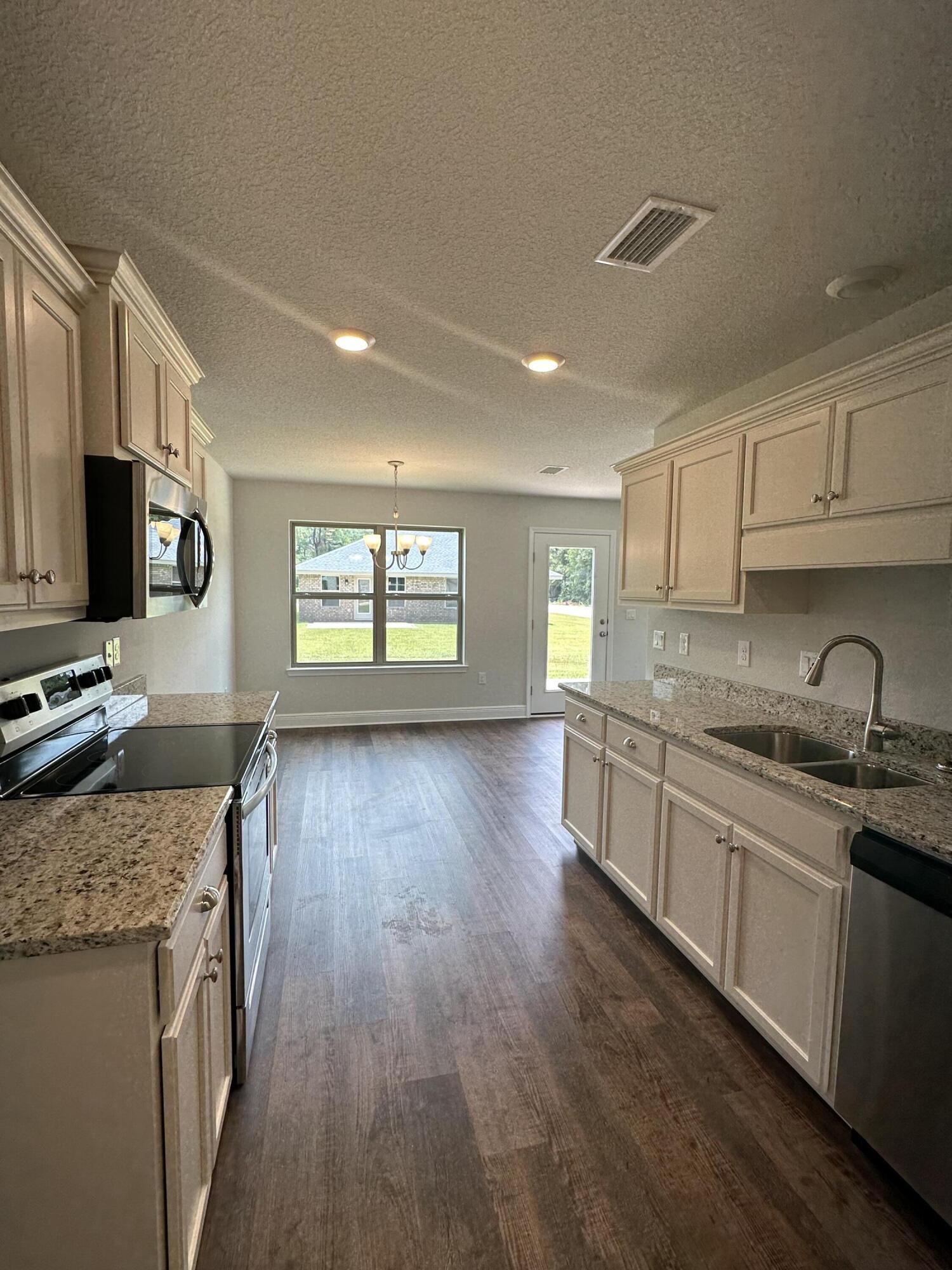169 Ridgeway Circle Crestview, FL 32536 - Photo 10 of 22 IMG_5273