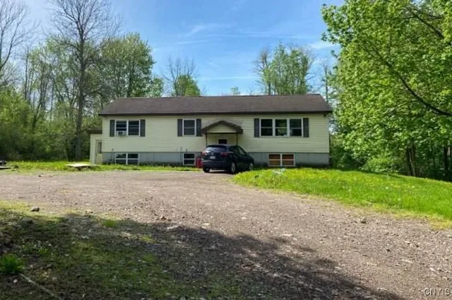 $213,700 | 198 Gardenier Road, Oswego, NY 13126