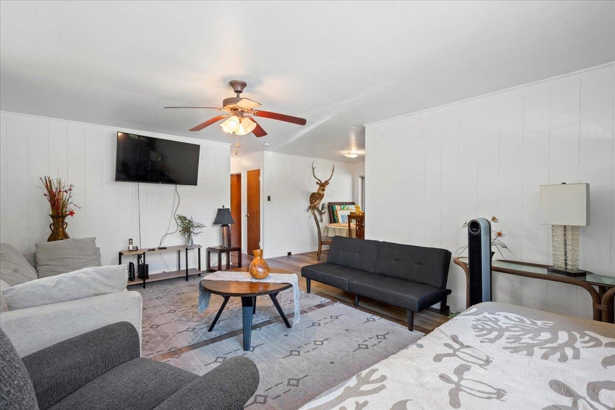 2226 Lilikoi Road Haiku, HI 96708 - Photo 21 of 50 a living room with furniture and a flat screen tv