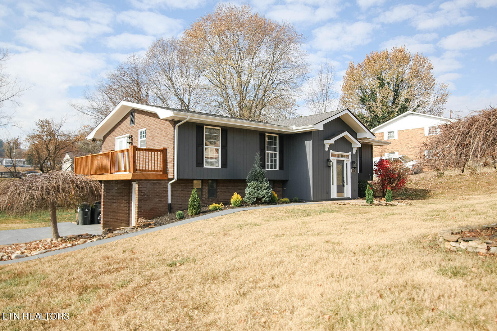 817 Drinnon Drive Morristown, TN 37814 - Photo 2 of 22 7D0C2927_websize