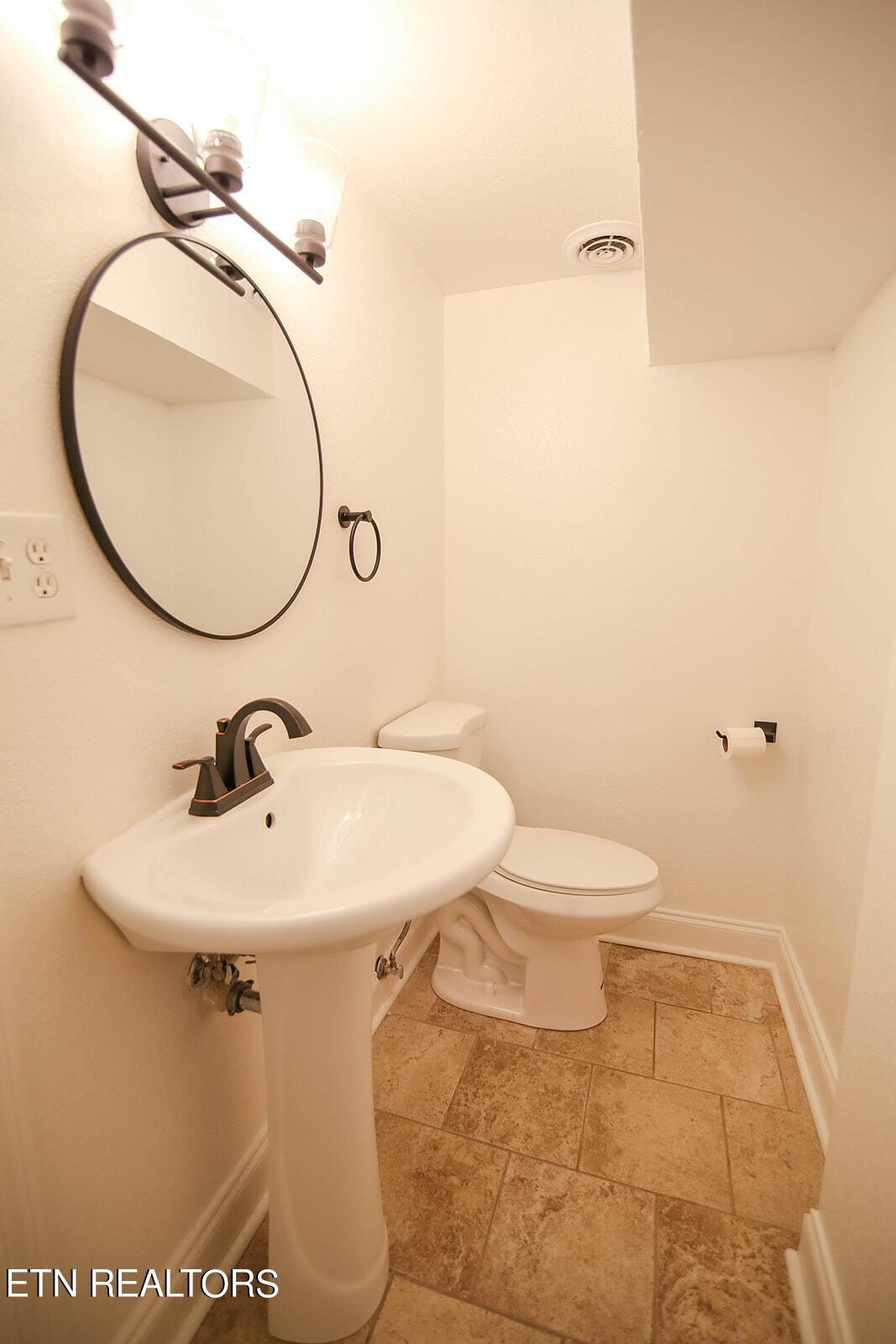 817 Drinnon Drive Morristown, TN 37814 - Photo 21 of 22 7D0C2834_websize