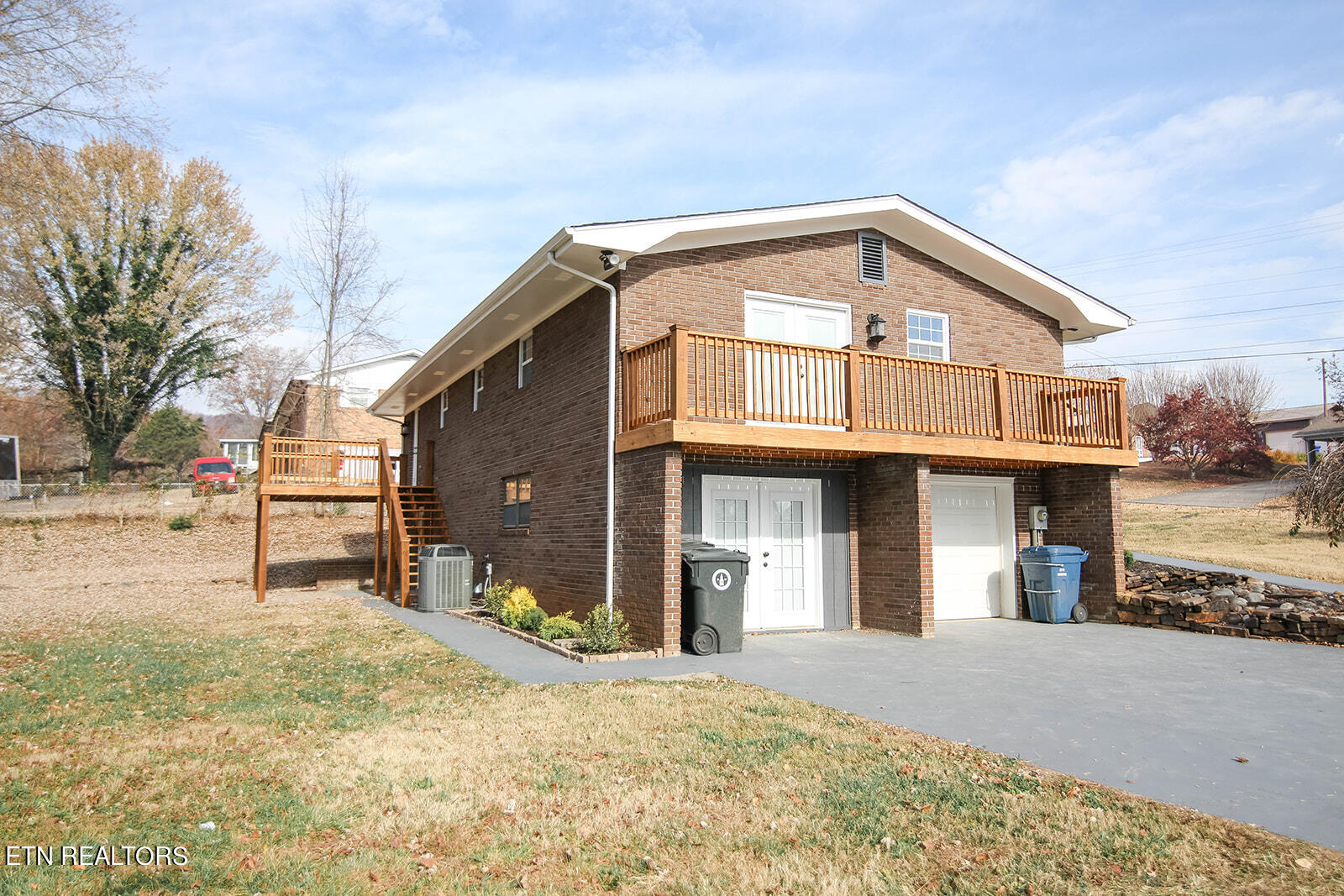 817 Drinnon Drive Morristown, TN 37814 - Photo 3 of 22 7D0C2574_websize