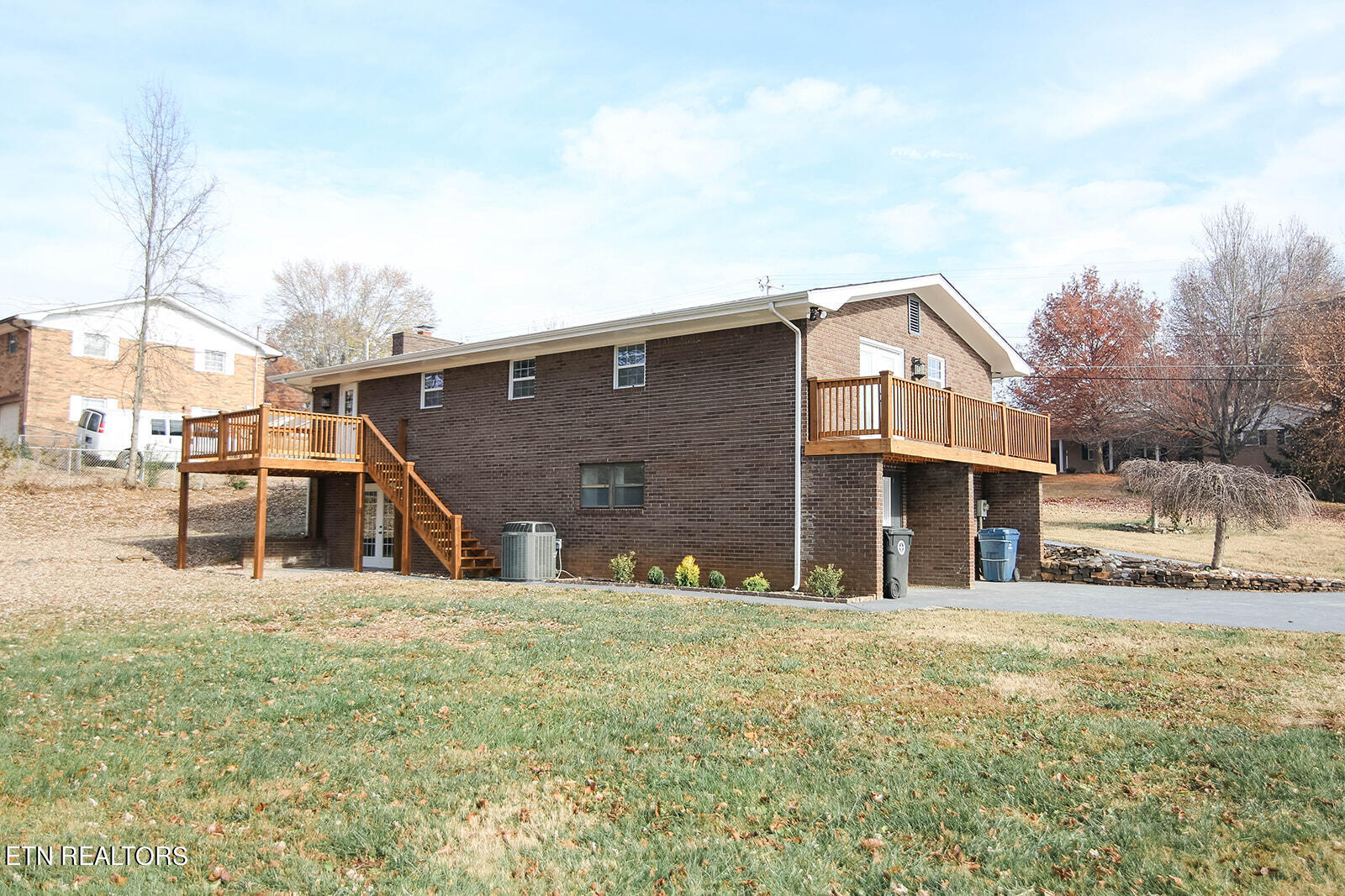 817 Drinnon Drive Morristown, TN 37814 - Photo 4 of 22 7D0C2555_websize