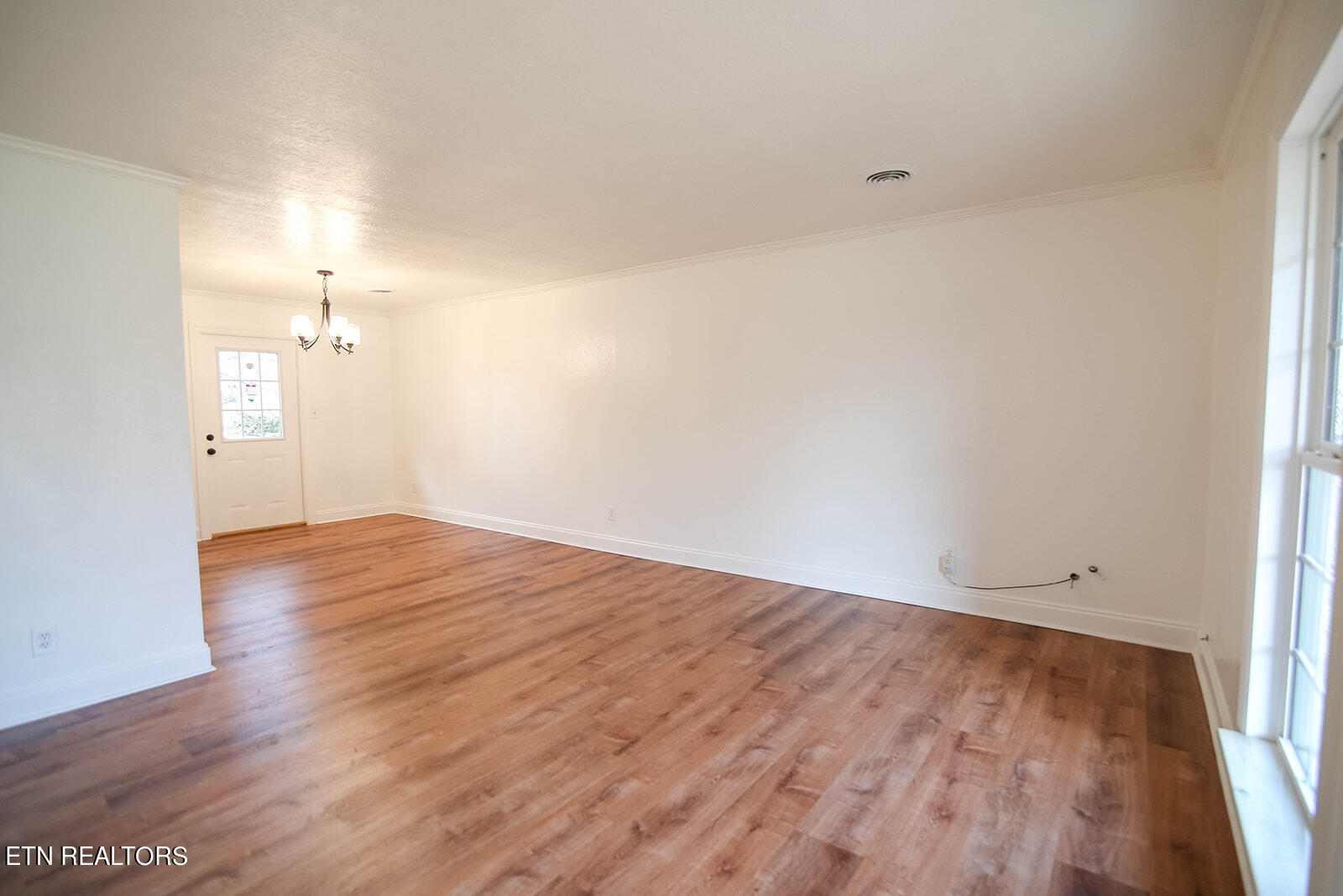 817 Drinnon Drive Morristown, TN 37814 - Photo 7 of 22 7D0C2461_websize