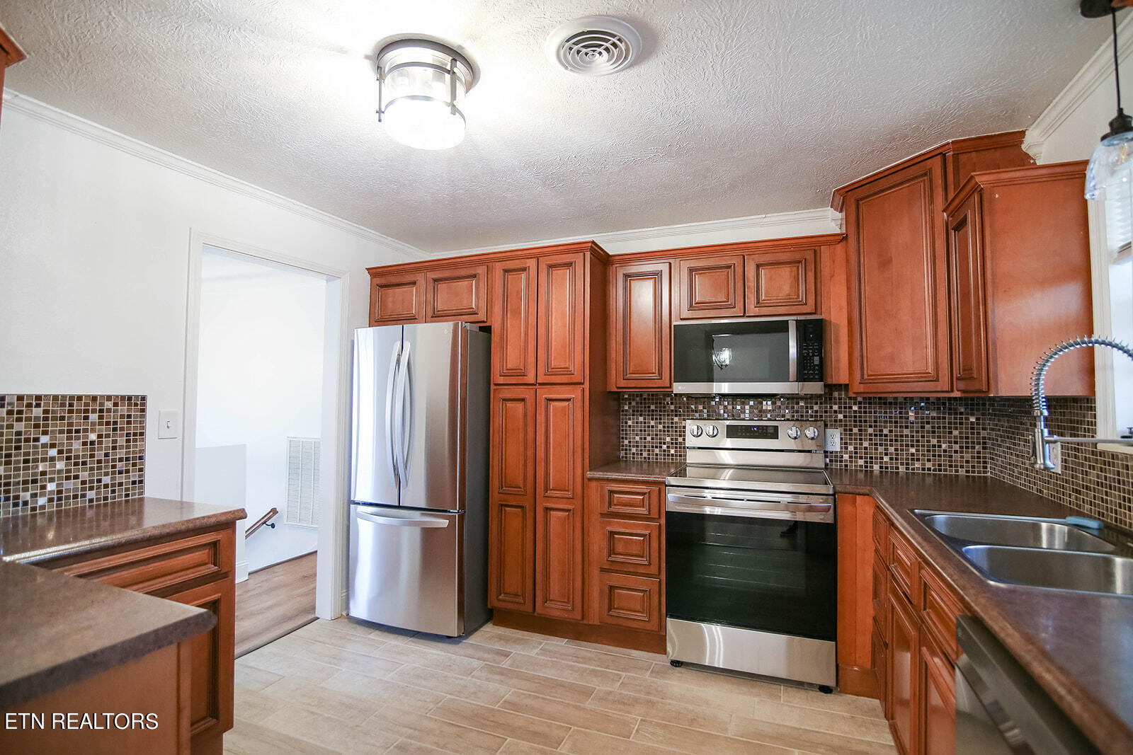 817 Drinnon Drive Morristown, TN 37814 - Photo 9 of 22 7D0C2500_websize