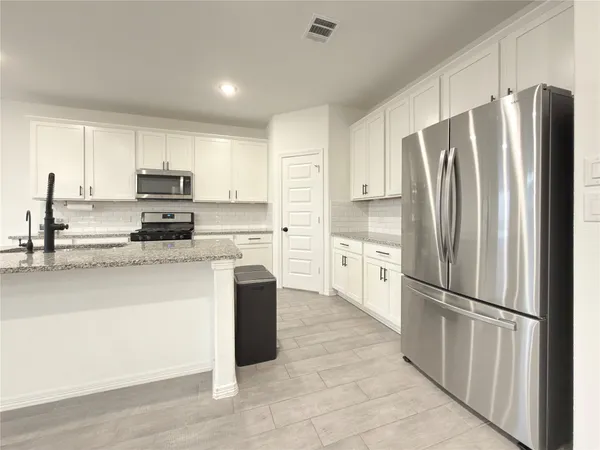 $2,395 | 9662 Caney Trails Road, Conroe, TX 77303