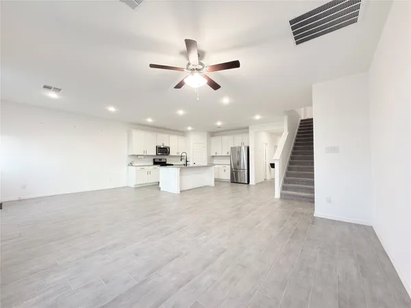 $2,395 | 9662 Caney Trails Road, Conroe, TX 77303