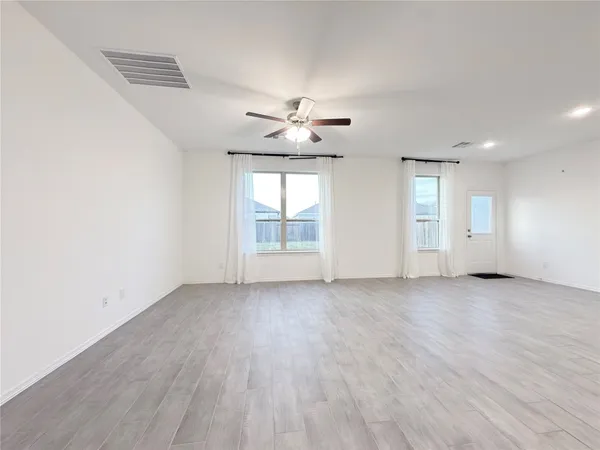 $2,395 | 9662 Caney Trails Road, Conroe, TX 77303