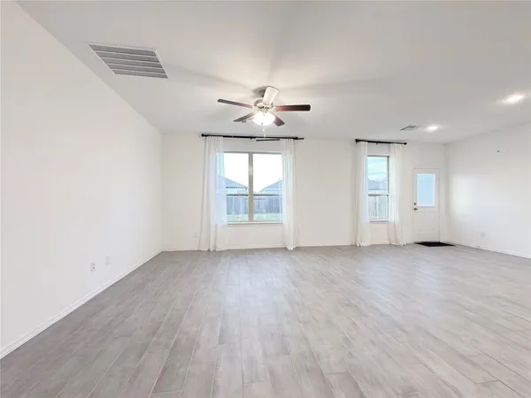 $2,395 | 9662 Caney Trails Road, Conroe, TX 77303