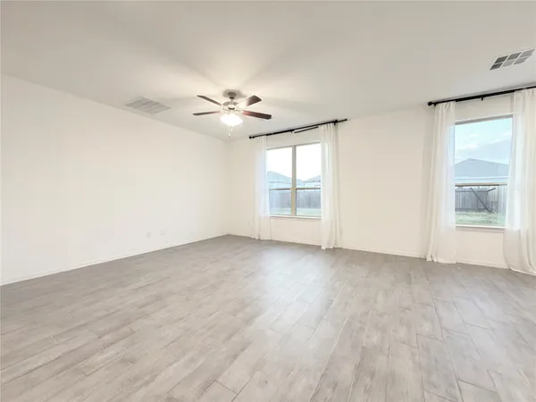 $2,395 | 9662 Caney Trails Road, Conroe, TX 77303