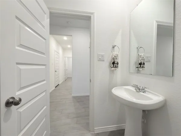 $2,395 | 9662 Caney Trails Road, Conroe, TX 77303