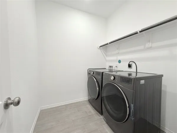 $2,395 | 9662 Caney Trails Road, Conroe, TX 77303