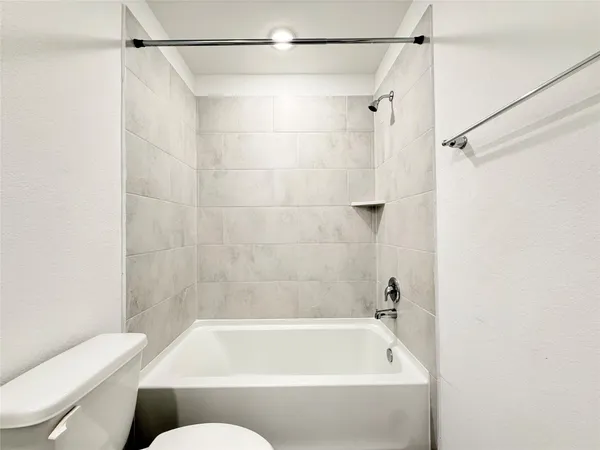 $2,395 | 9662 Caney Trails Road, Conroe, TX 77303