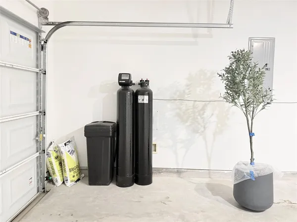 $2,395 | 9662 Caney Trails Road, Conroe, TX 77303