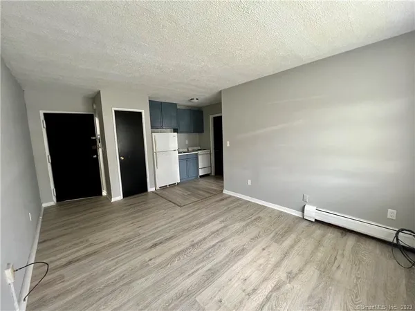 $1,300 | 85-87 Union Avenue, Unit A4, Bridgeport, CT 06607