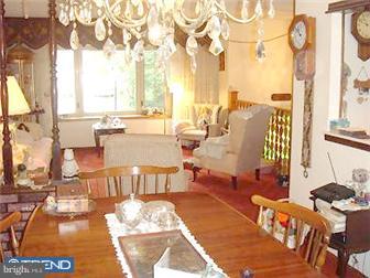 1634 Red Oak Road Williamstown, NJ 08094 - Photo 3 of 12 Dining Room