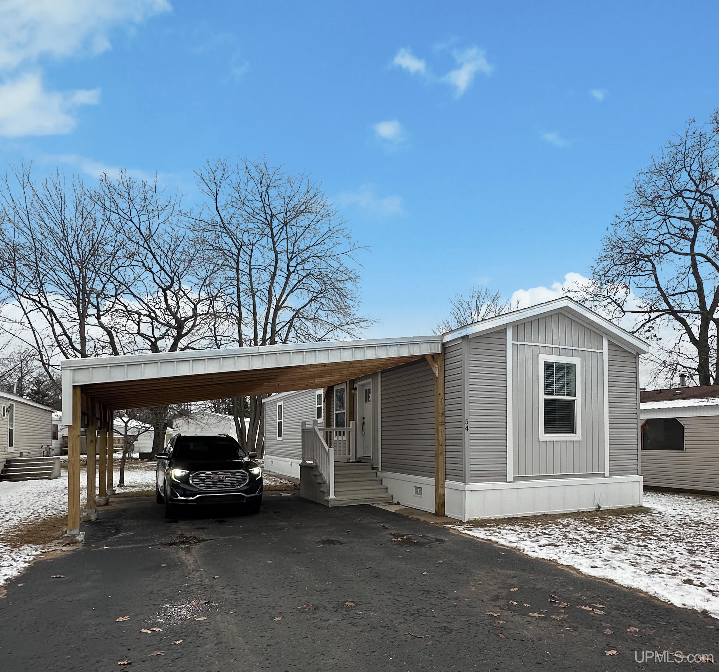 2722 South Hill Road Gladstone, MI 49837 - Photo 1 of 23 Gallery Image 1