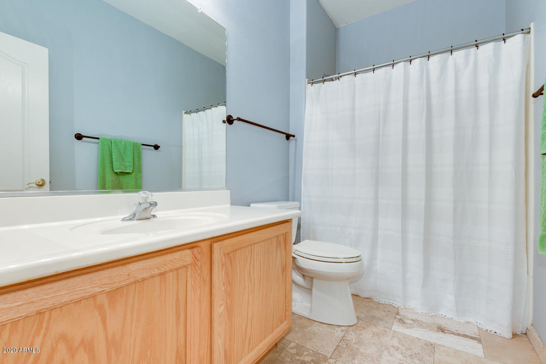 872 South Roca Street Gilbert, AZ 85296 - Photo 27 of 51 2nd Bathroom