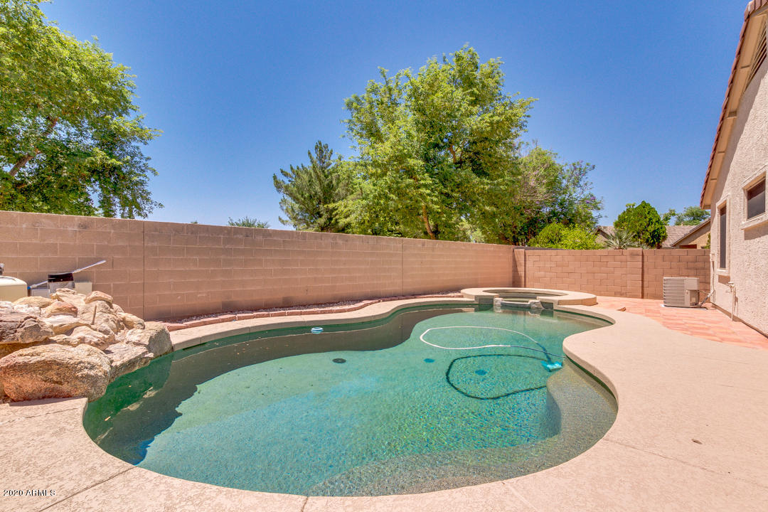 872 South Roca Street Gilbert, AZ 85296 - Photo 31 of 51 Backyard