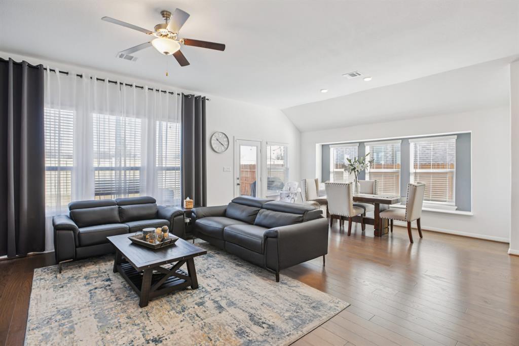 624 Spurlock Way Liberty Hill, TX 78642 - Photo 4 of 35