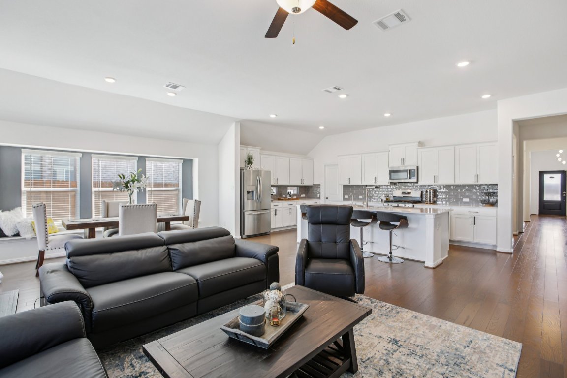 624 Spurlock Way Liberty Hill, TX 78642 - Photo 7 of 35