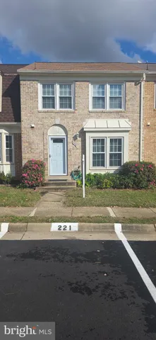 $3,100 | 5510 La Cross Court, Fairfax, VA 22032