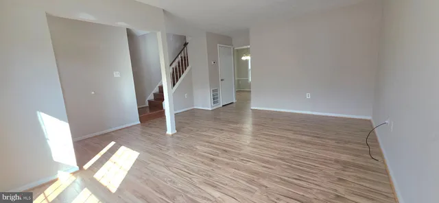 $3,100 | 5510 La Cross Court, Fairfax, VA 22032