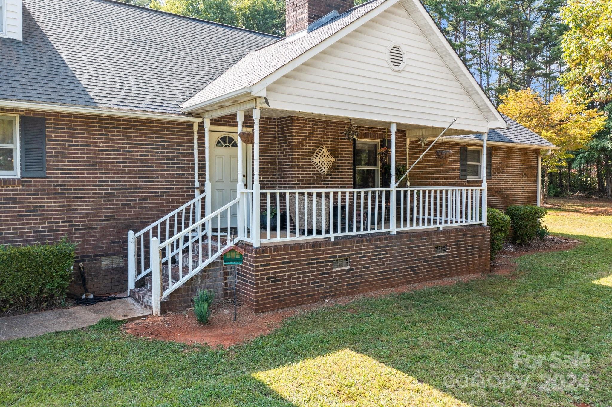 1672 Shearers Road Davidson, NC 28036 - Photo 3 of 48 Gallery Image 3